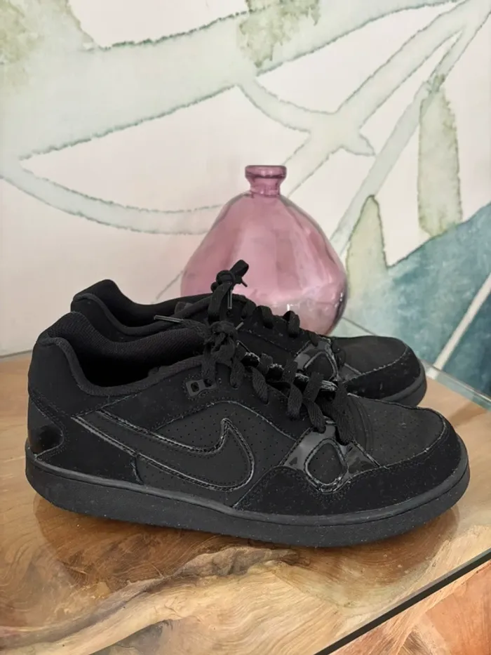 Baskets Nike homme noir son of force