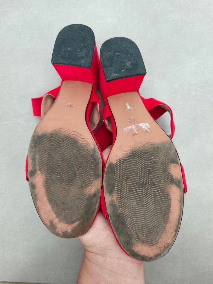 Sandales à talons rouge - photo numéro 3