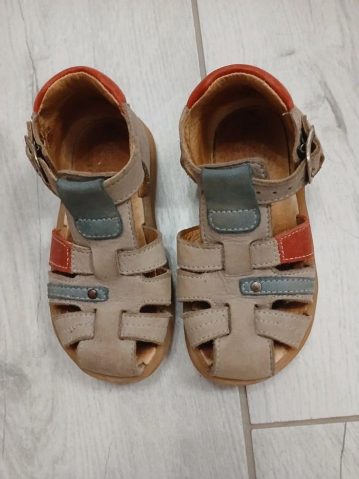 Nus pieds taille 25