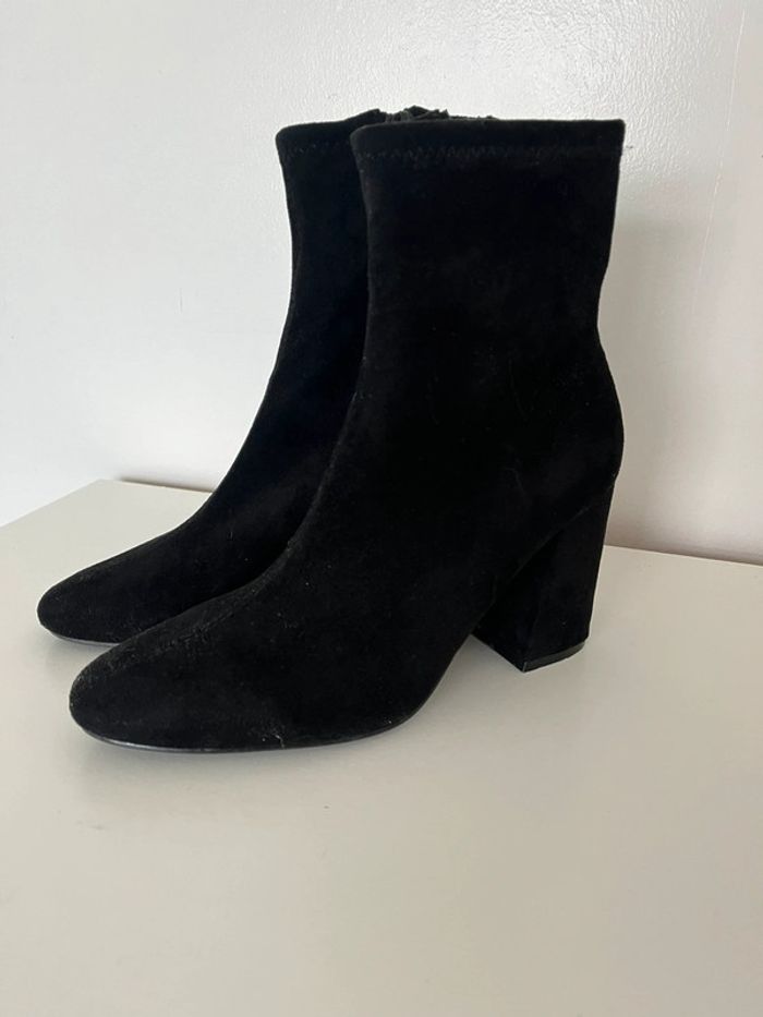 Bottines noires effet daim