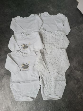 Lot 6 bodies manches longues 18 mois très bon état