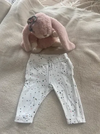Leeging bébé fille