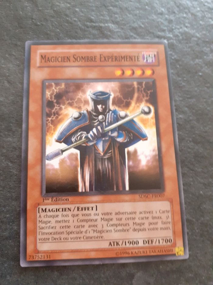 Carte Yu-Gi-Oh ! Magicien sombre expérimenté SDSC-FR007