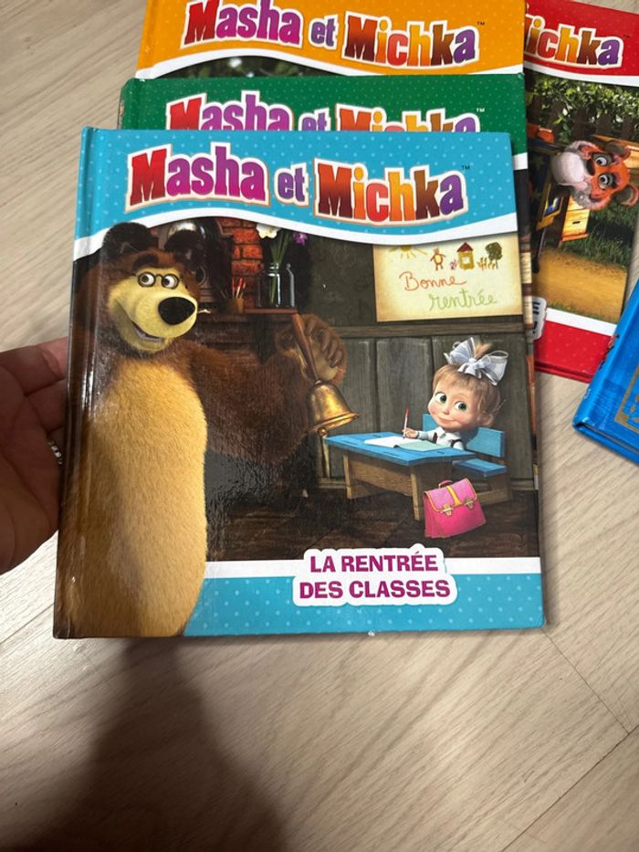 Lot de quatre livres Masha et Michka + 1 offert - photo numéro 3