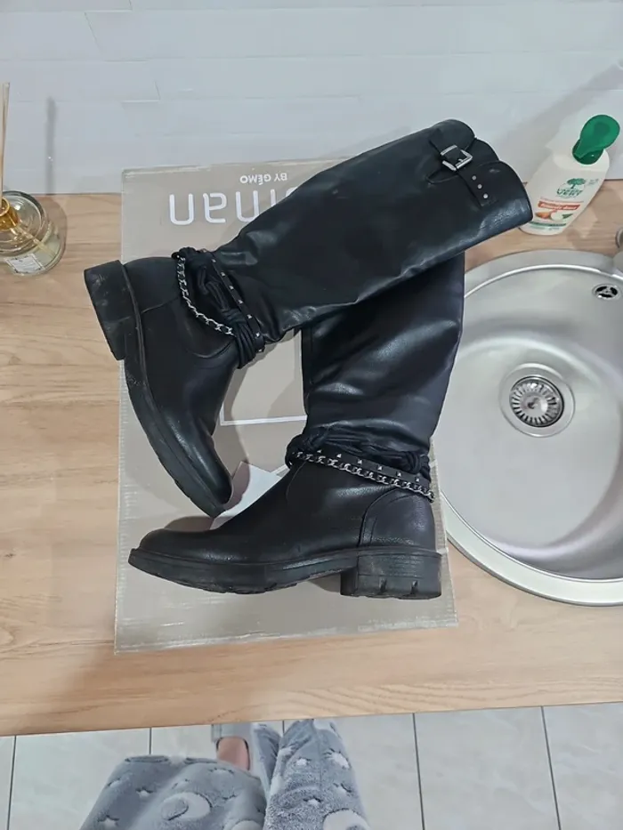 Bottes hautes porté 1fois gemo noir pointure 39