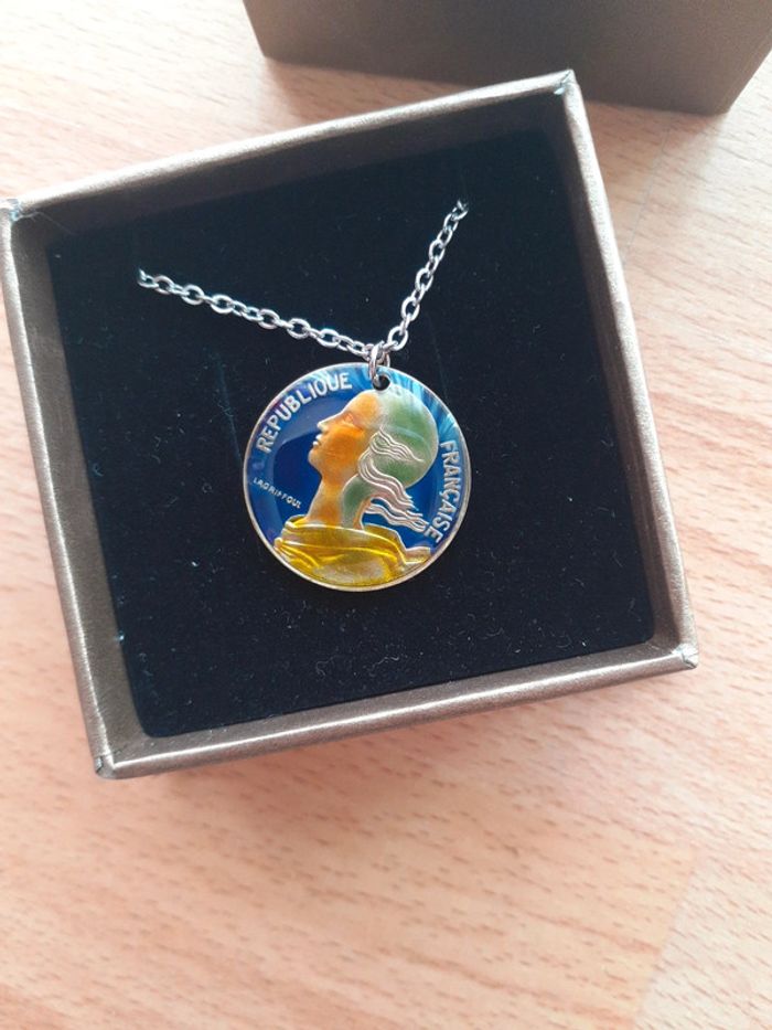 Chaine et pendentif - photo numéro 2