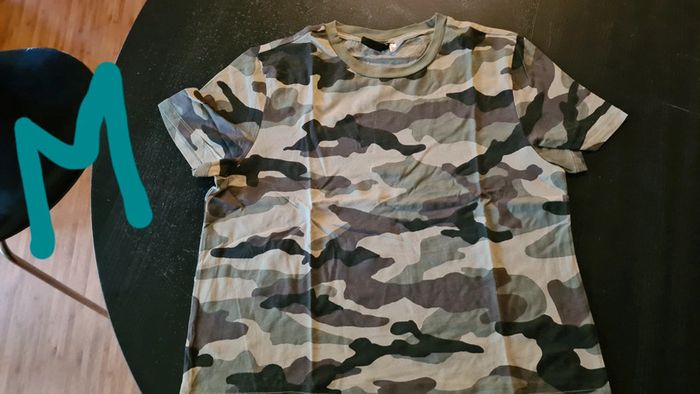 tee-shirt imprimé militaire