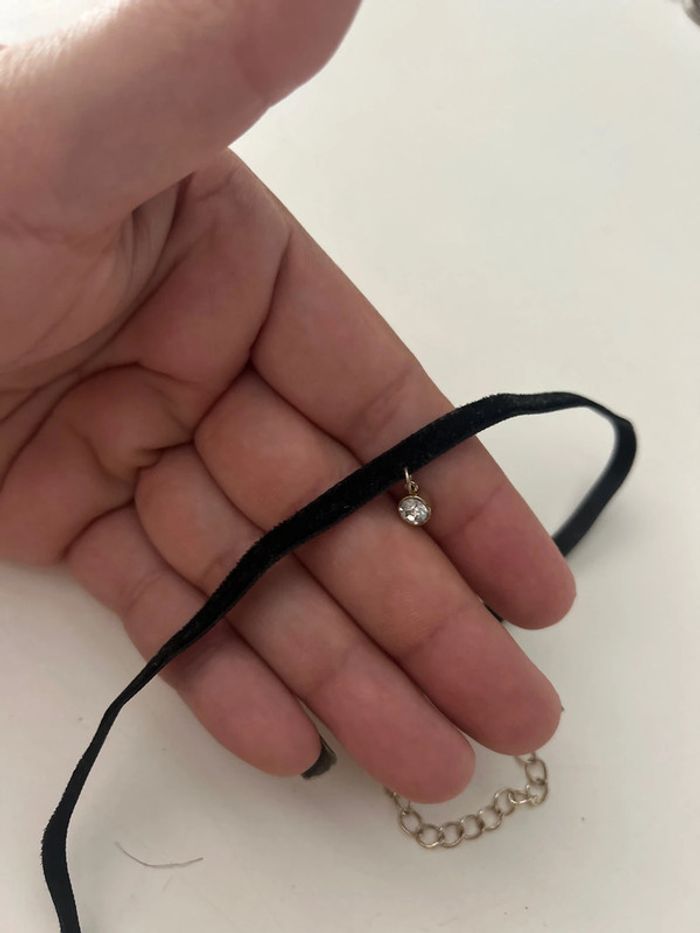 Ras de cou noir velours et petit brillant - photo numéro 6