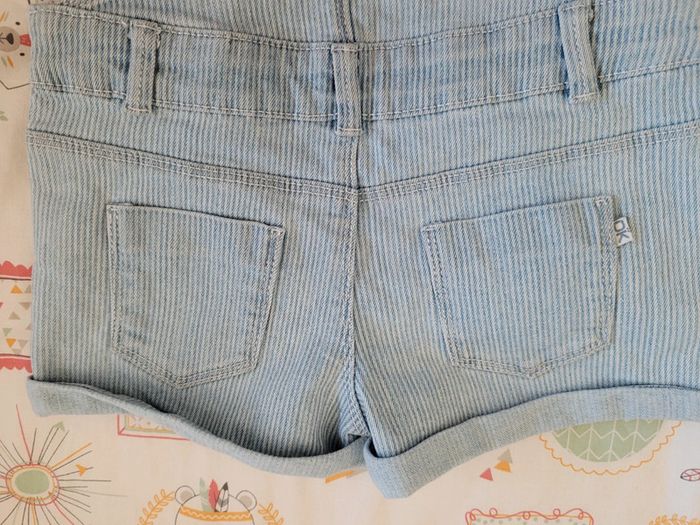 Jolie salopette short/ courte 4 ans - photo numéro 10