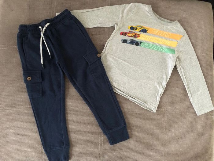 Lot de vêtements taille 4 ans - photo numéro 2