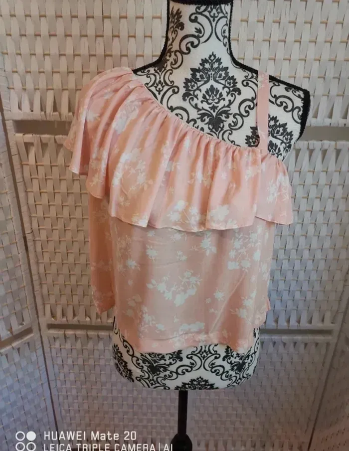 💕Joli Top asymétrique rose fleuri Benetton - femme Taille M / 38💕 - photo numéro 3