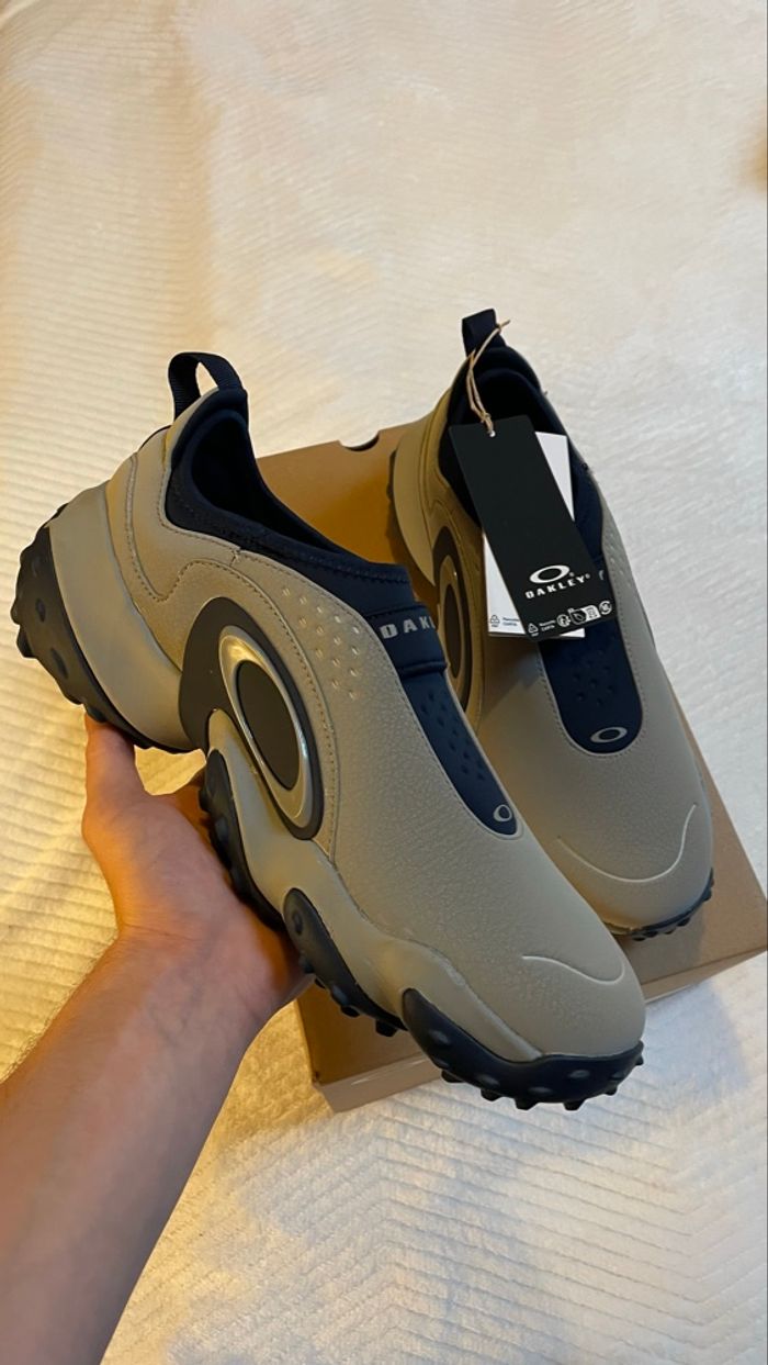 Oakley Flesh Slip-On – Gris/Marine – Taille 44 – Neuf - photo numéro 3