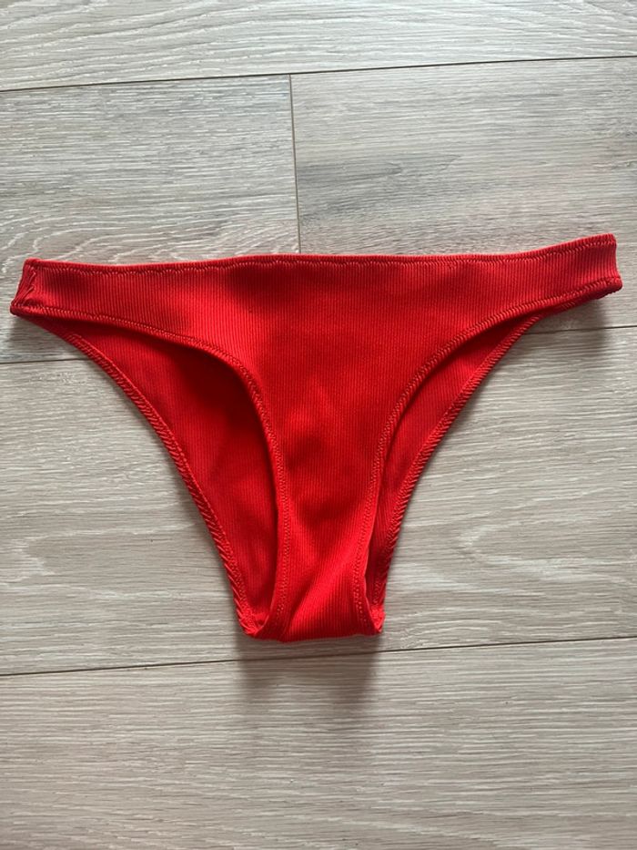 Bas de maillot de bain rouge
