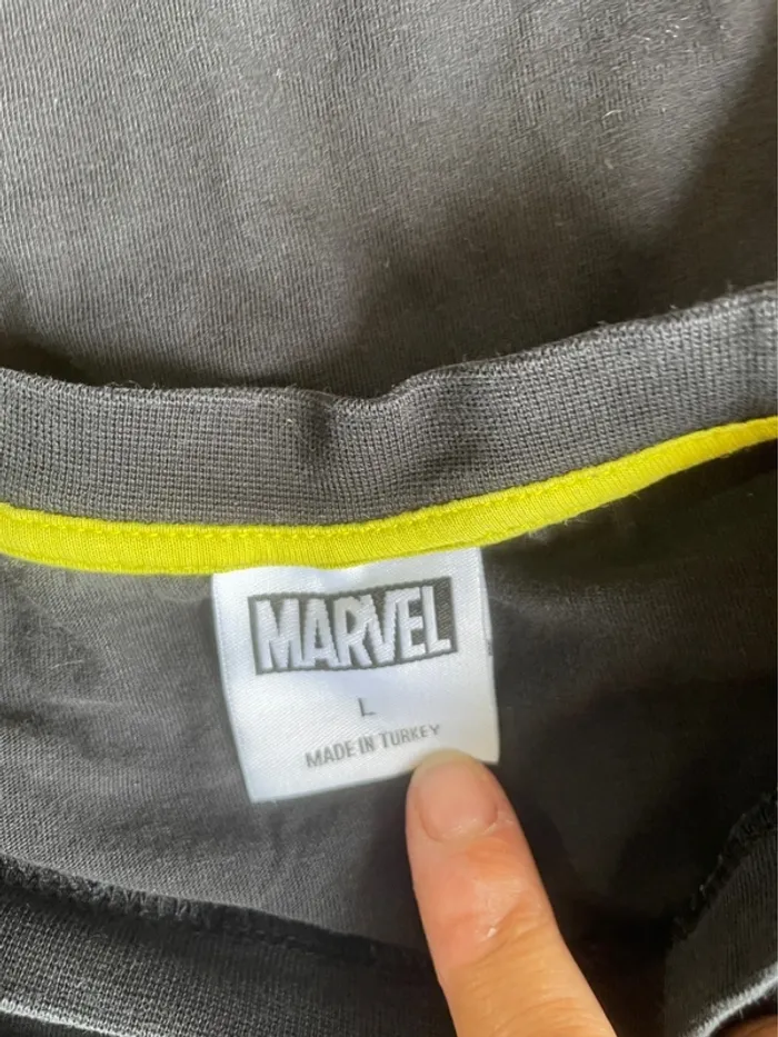 T-shirt noir marvel - photo numéro 7