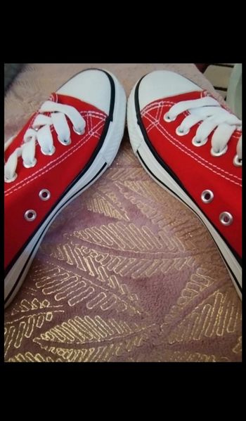 Baskets rouge neuves pointure 38