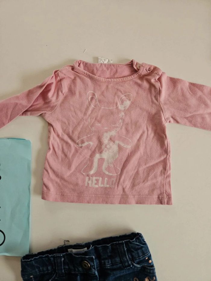 lot jeans taille 6 mois + pull manche rose taille 6 mois kiabi - photo numéro 3
