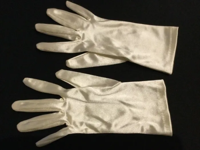 Gants en satin