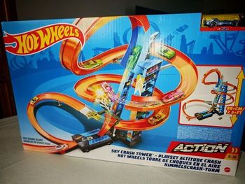 Sky crash tower ( altitude crash ) hotwheels.