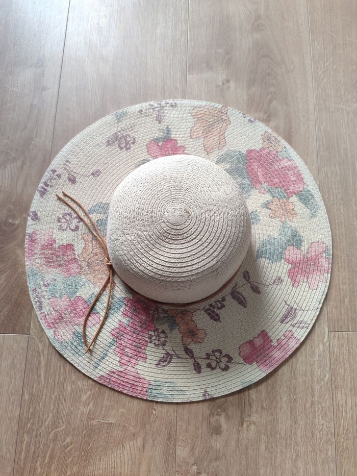 Chapeau fleuri - photo numéro 3