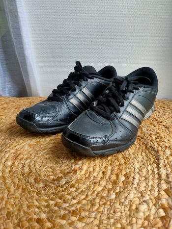 Basket adidas noir taille 38