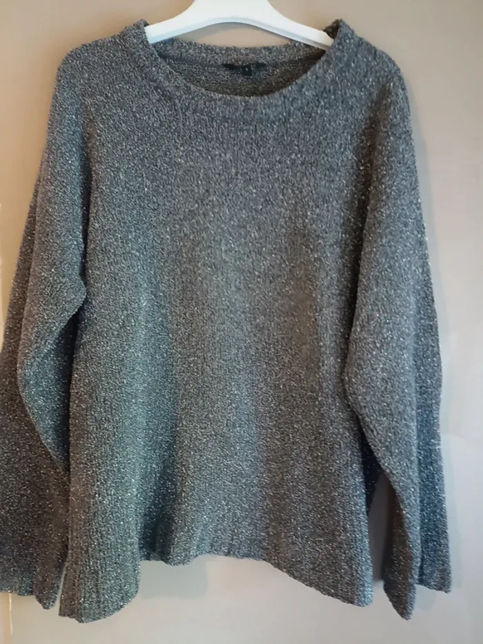 Joli pull taille 4 TBE