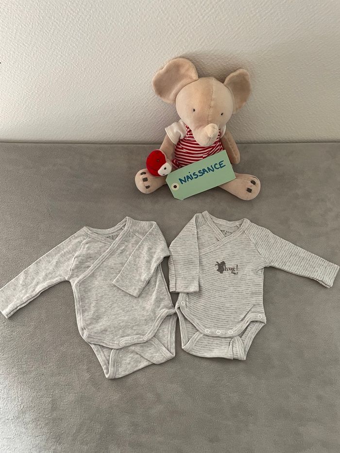Lot bodies manches longues neufs taille naissance