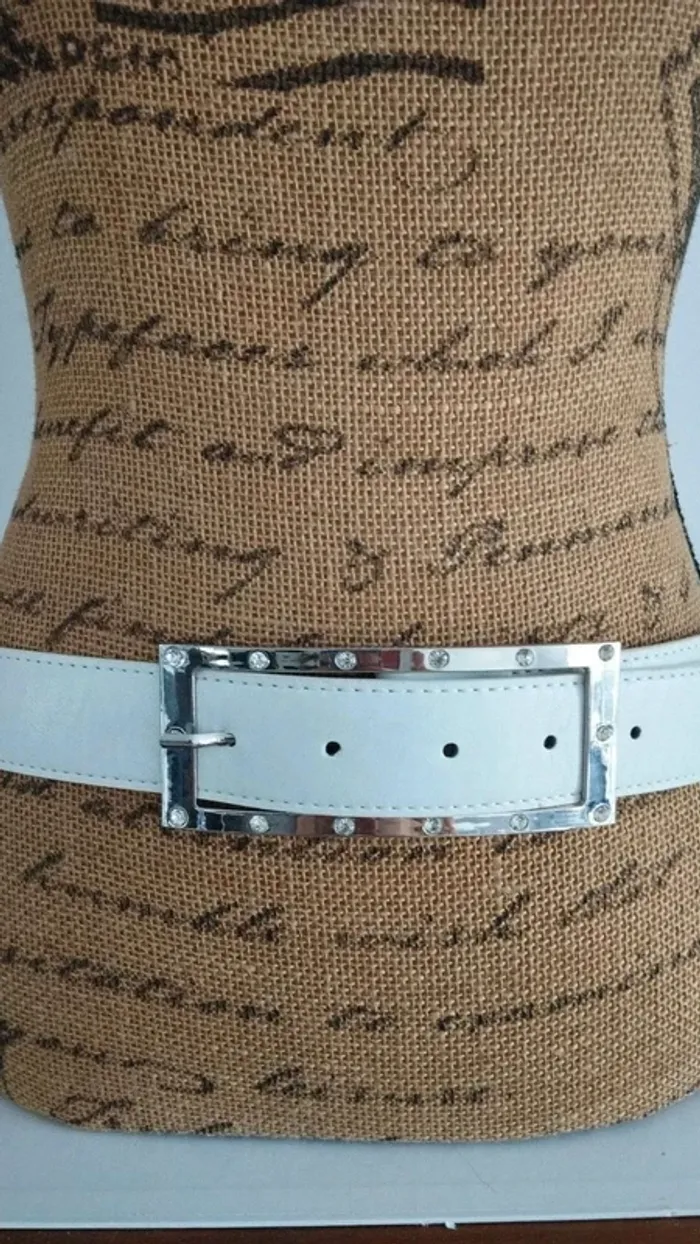 Ceinture blanche boucle rectangle strass 90 cm - photo numéro 3