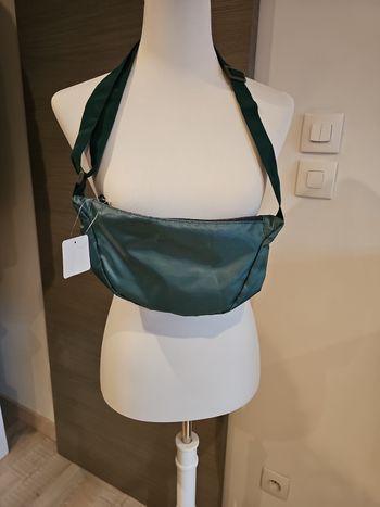 sac banane vert kaki femme homme neuf avec etiquette sac ceinture tendance minimaliste