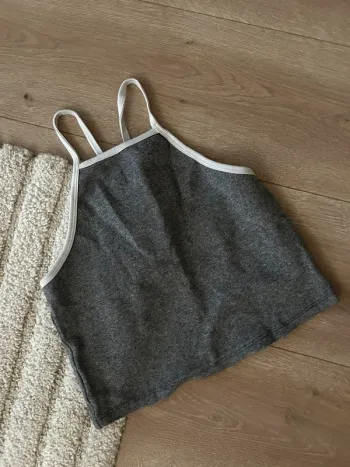 Crop top Zara gris et blanc