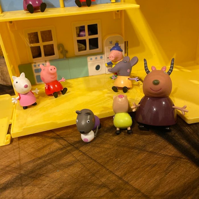 Maison peppa piG et personnages - photo numéro 2
