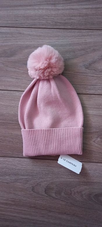 Bonnet  TU  NEUF avec Étiquette