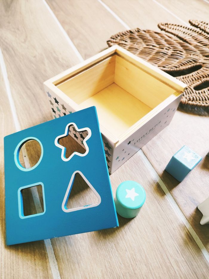 🌟 Boîte à formes à encastrer en bois bleu etoiles marque Little dutch - photo numéro 2