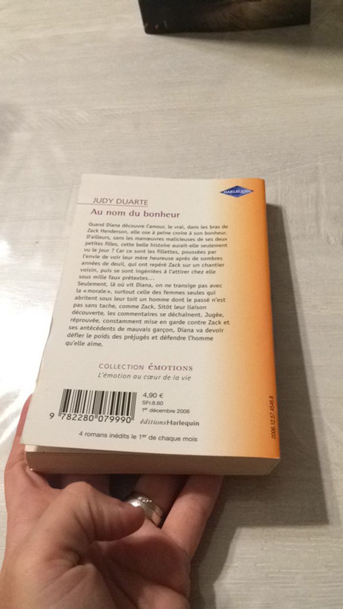 Livre Au nom du bonheur Judy Duarte - photo numéro 3