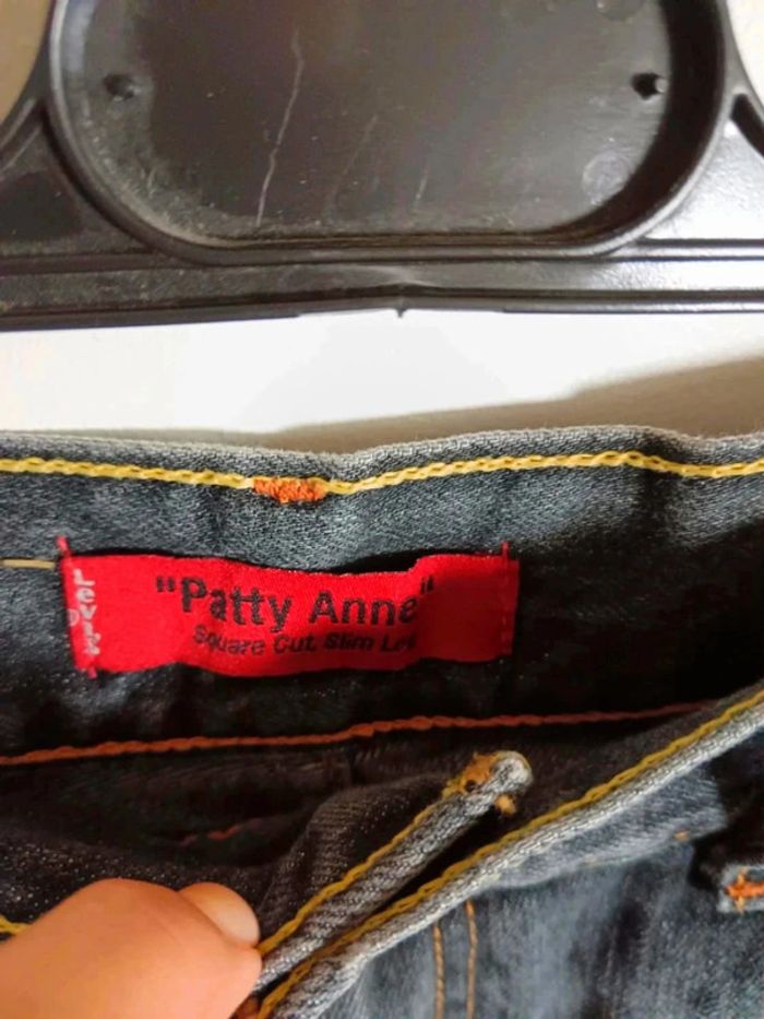 C16 short gris Levi's W29 - photo numéro 3
