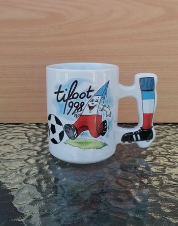 Mug Football.