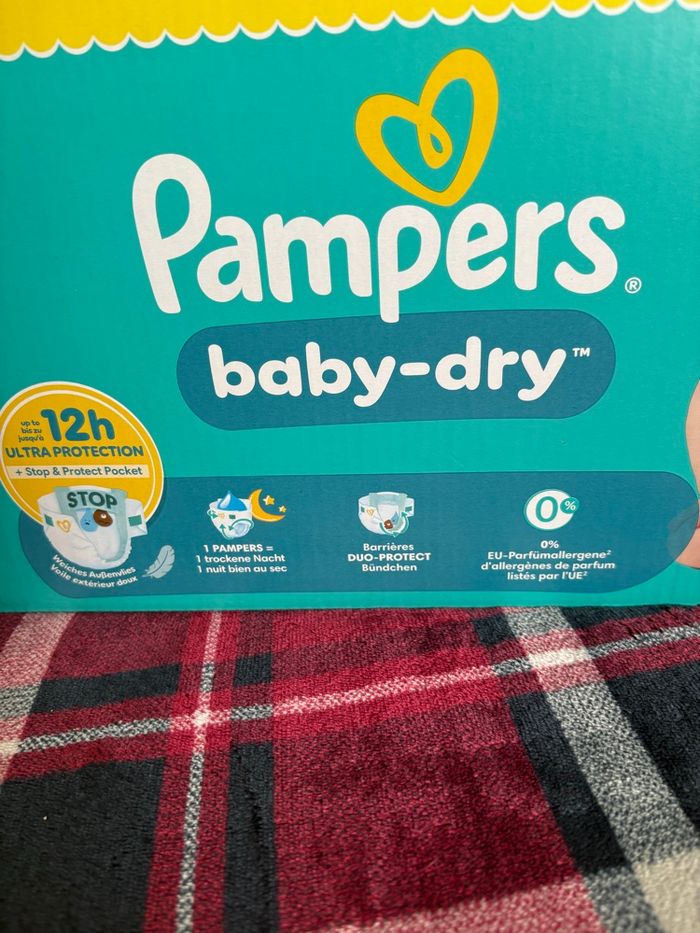 Maxi  pack Pampers baby dry taille 4 - photo numéro 2
