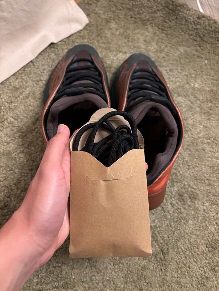 Yeezy 700 V3 Copper Fade - Taille 46 - photo numéro 7