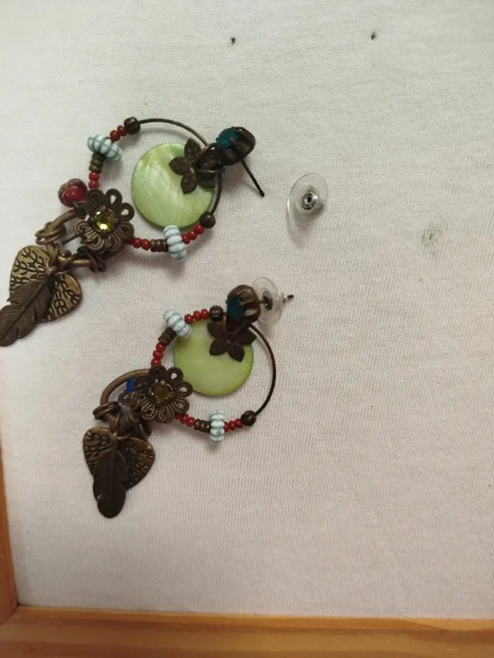 Boucles d'oreilles pendantes - 8,5 cm - charmes coccinelle, plume, arbre de vie - photo numéro 6