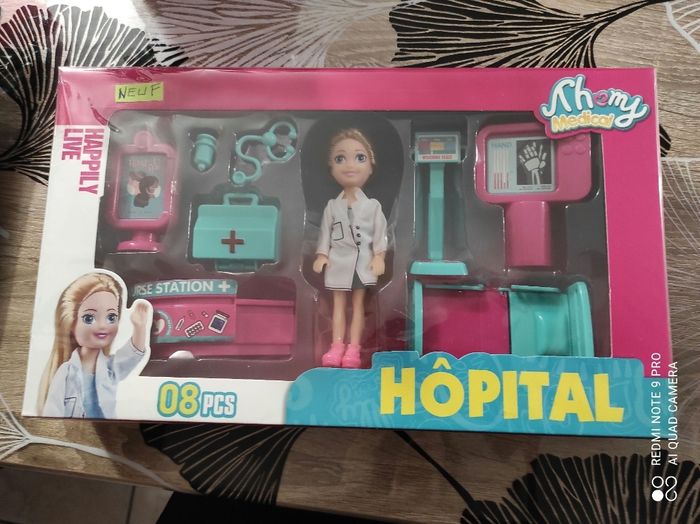 Coffret poupée hôpital