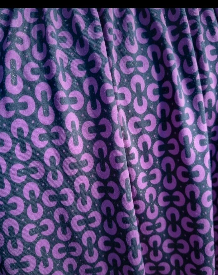 T-shirt violet pailleté taille L - photo numéro 3