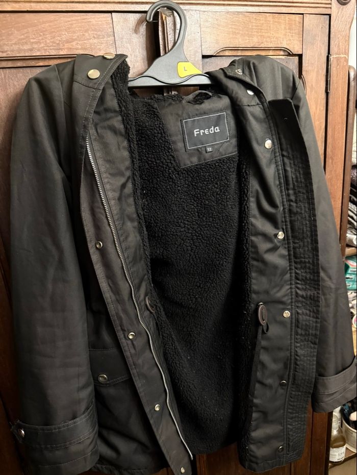 Parka noir à capuche - photo numéro 3