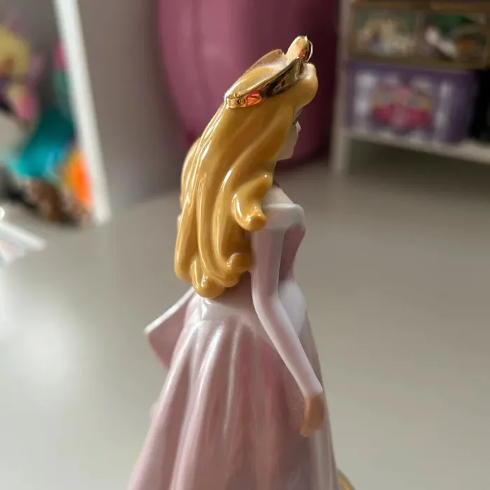 Boite à musique figurine disney la belle au bois dormant porcelaine - photo numéro 10