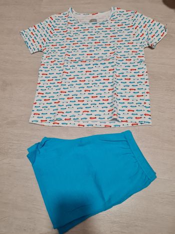 Pyjashort 8 ans comme neuf (voitures)