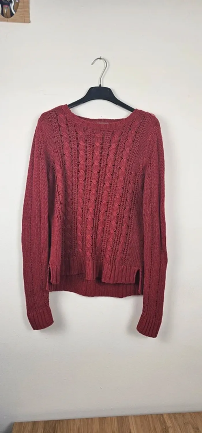 Pull rouge pas trop épais In extenso T:M  38/40