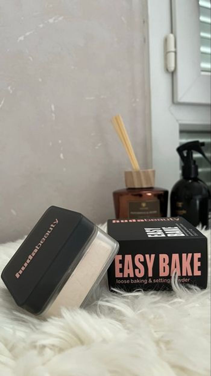 Poudre Huda Beauty - cupcake