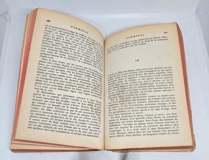 "Germinal", de Zola.
512 pages.
Le livre de poche. 
ISBN : 2.253.00422.7 - photo numéro 6