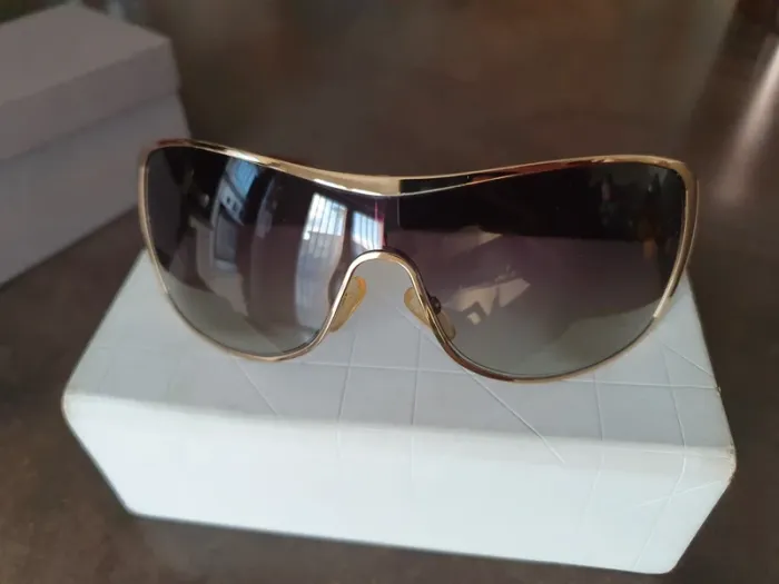 Lunettes de soleil DIOR