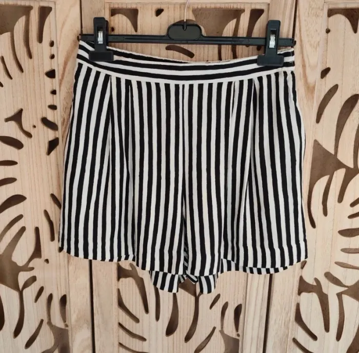 Short à rayures T 38 H&M