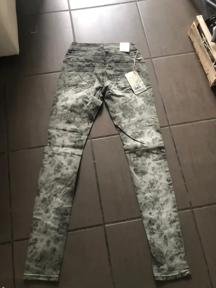 Jean T38 femme neuf 👖 - photo numéro 3