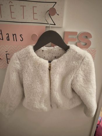 Gilet fausse fourrure 23 mois